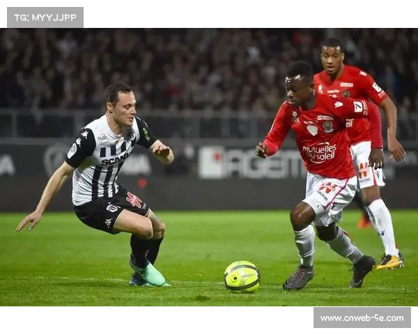 法甲中游球队的生存之道:务实战术与高效反击